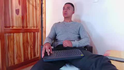 steven_modelo69 online show from February 17, 5:58 am