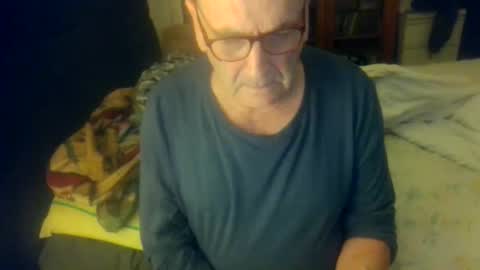 slave for computer control online show from February 22, 11:40 pm