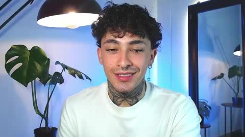 Daniel Steven Navarro online show from March 20, 1:43 am