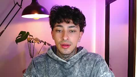 Daniel Steven Navarro online show from March 28, 12:01 am