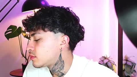 Daniel Steven Navarro online show from March 29, 12:12 am