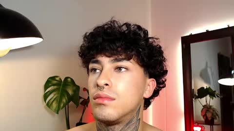 Daniel Steven Navarro online show from March 16, 5:44 am