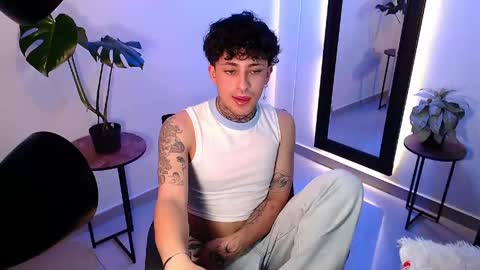 Daniel Steven Navarro online show from March 25, 3:46 am