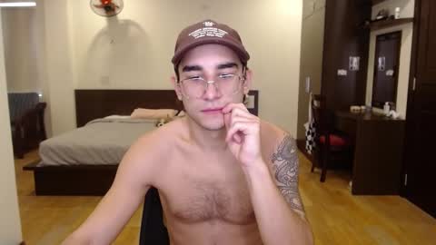 Alex   online show from January 5, 3:32 am