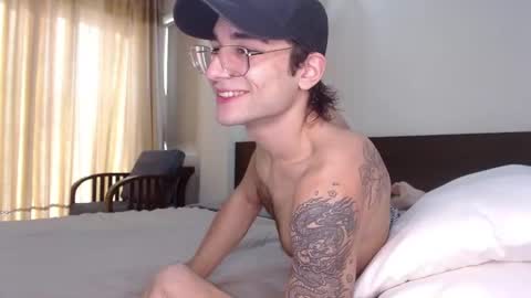 Alex   online show from February 5, 1:37 am