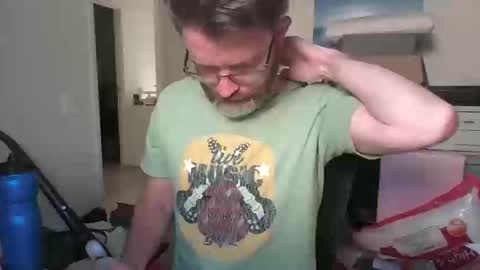 SteveTheTigerr online show from December 12, 5:31 am