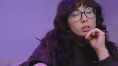 Stevie Steele online show from December 2, 3:05 am
