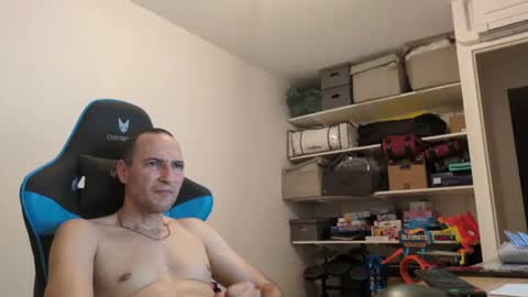 stickolive1 online show from June 17, 9:20 pm
