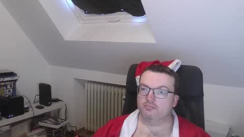 Oliver online show from December 4, 7:30 am