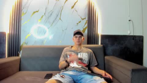 friends online show from February 7, 5:54 am