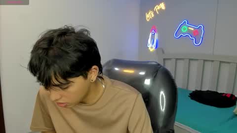 Stiwen online show from November 5, 4:20 pm