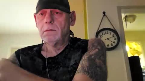 stormynorm14 online show from October 31, 8:09 pm