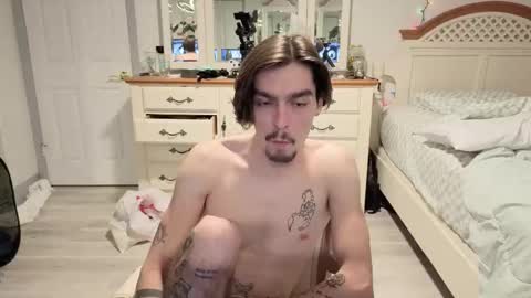 str8whiteboy21 online show from December 15, 7:37 am