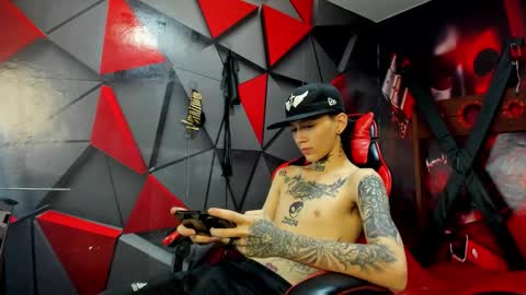 Snapshot of straightboy_nick chatting on October 22, 7:33 am NICK online show from October 22, 7:33 am