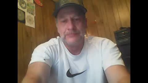 straightmaletouse online show from April 20, 4:43 pm