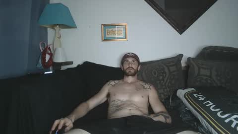 straitpipermann22 online show from October 11, 7:24 am