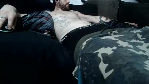 straitpipermann22 online show from April 24, 11:07 pm