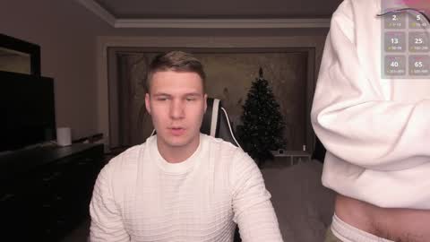 Snapshot of stranggee chatting on December 28, 6:50 pm Artem online show from December 28, 6:50 pm