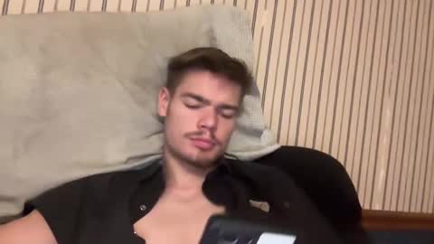 stratman301 online show from November 18, 12:46 am