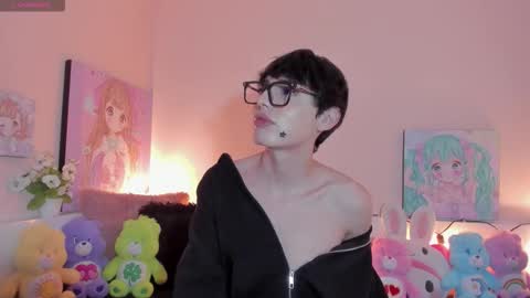 strawberry_kitty_ online show from March 8, 3:54 am