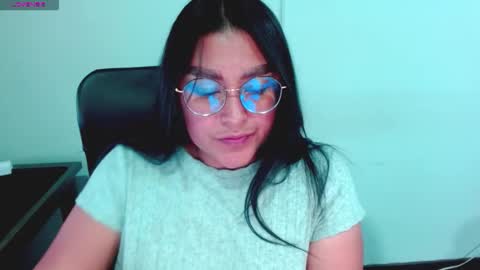 strawlux online show from February 19, 6:56 am