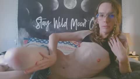 stray_dandelion online show from November 14, 10:44 pm