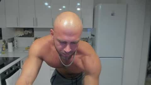 Strong Arni online show from February 8, 6:11 pm