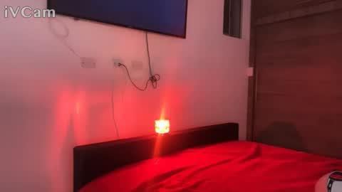 stronghardlatino online show from January 8, 1:55 am