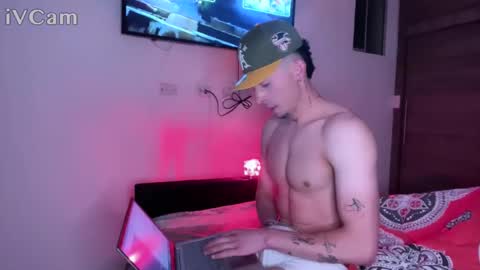 stronghardlatino online show from October 1, 3:38 am