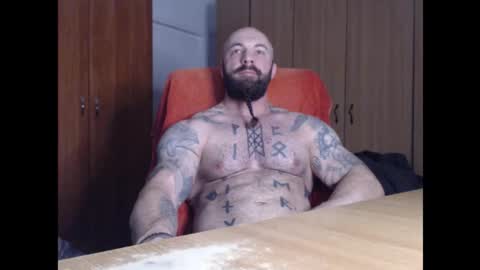 Snapshot of strongivan chatting on October 10, 5:02 am StrongIvan online show from October 10, 5:02 am