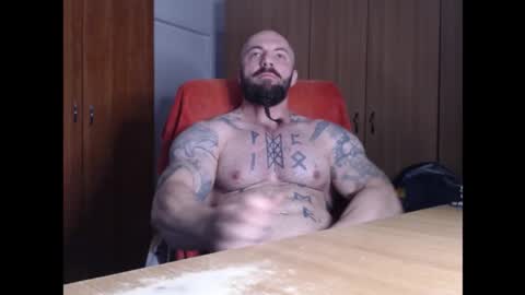 Snapshot of strongivan chatting on September 29, 5:28 am StrongIvan online show from September 29, 5:28 am