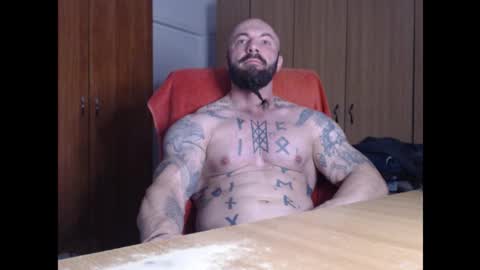 Snapshot of strongivan chatting on October 14, 3:31 am StrongIvan online show from October 14, 3:31 am