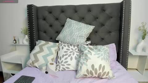 sttrawberry online show from October 29, 1:18 am