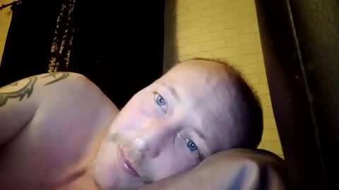 stu_art83 online show from May 4, 7:42 pm