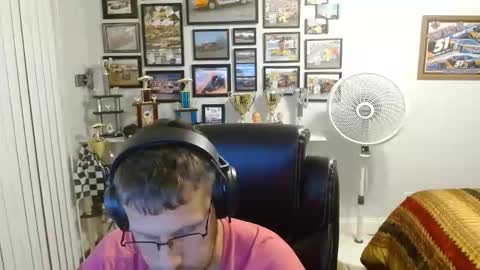 younger4older online show from April 27, 4:10 am