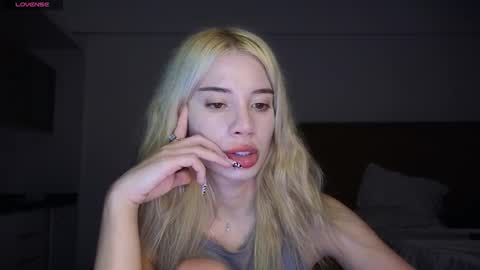 Sofa online show from March 27, 3:34 am