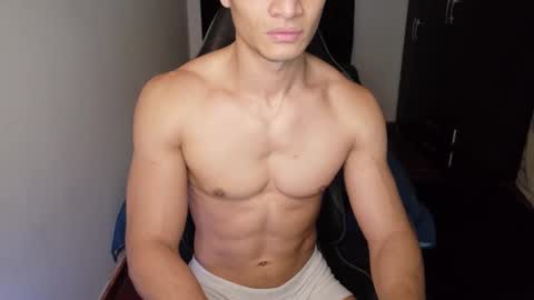 stylish man online show from November 20, 1:32 pm