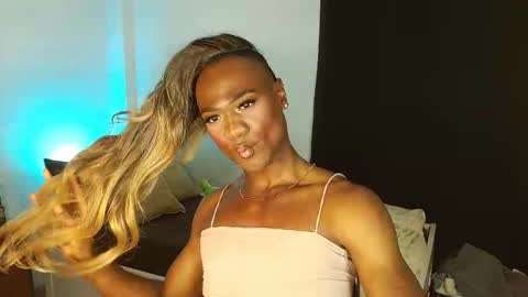 Suanny Klatten  It is my account independent  online show from March 22, 7:07 pm