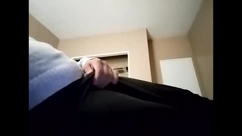 Snapshot of suavecito123828379 chatting on October 6, 3:19 pm suavecito123828379 online show from October 6, 3:19 pm