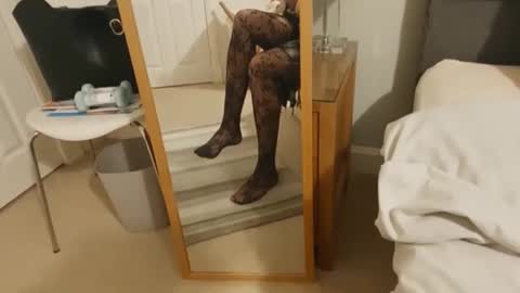 sublucyx online show from February 19, 4:00 am