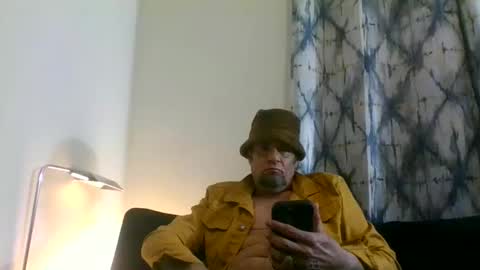 SUCKITU812 online show from December 18, 10:19 am