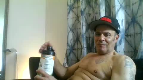 SUCKITU812 online show from December 7, 7:43 am