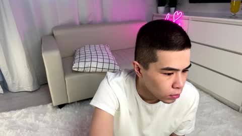 Snapshot of sue_star chatting on February 1, 9:11 am Emmy online show from February 1, 9:11 am