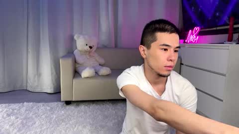 Snapshot of sue_star chatting on October 9, 9:53 pm Emmy online show from October 9, 9:53 pm