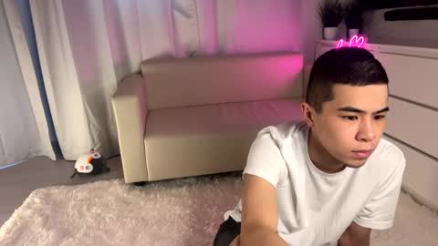 Snapshot of sue_star chatting on February 2, 9:07 am Emmy online show from February 2, 9:07 am