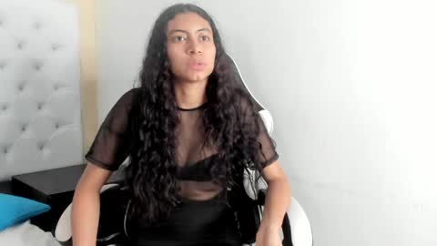 sue_stark online show from May 19, 1:56 am