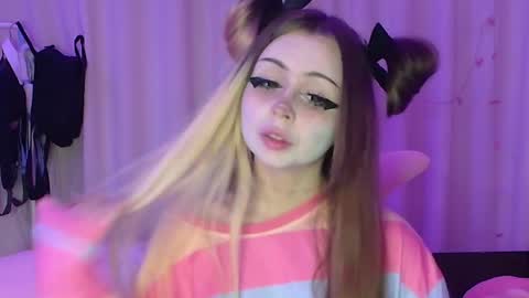 Sue online show from April 16, 7:14 pm