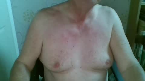 suffolkboy4 online show from April 28, 6:56 pm