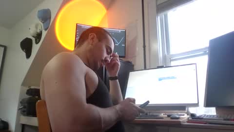 Sugar online show from April 16, 9:39 pm