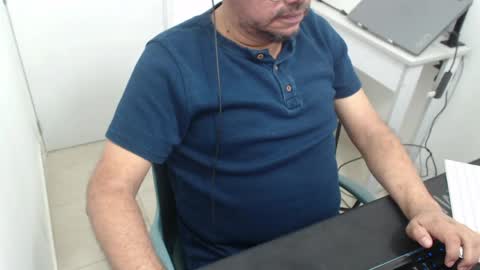 Johnny online show from April 19, 7:38 pm